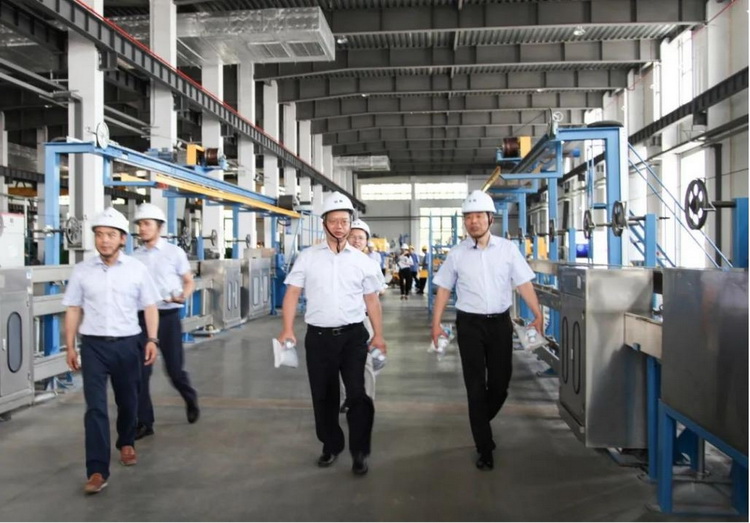 Fighting against high temperatures, delivering coolness in the scorching heat, and boosting morale | Yuancheng Holdings launches the 